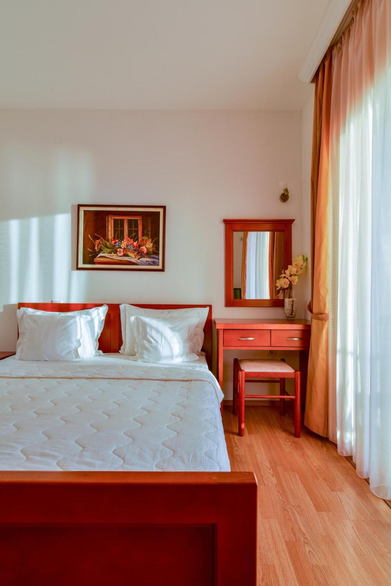 Apartments Leut Sveti Stefan Habitación foto