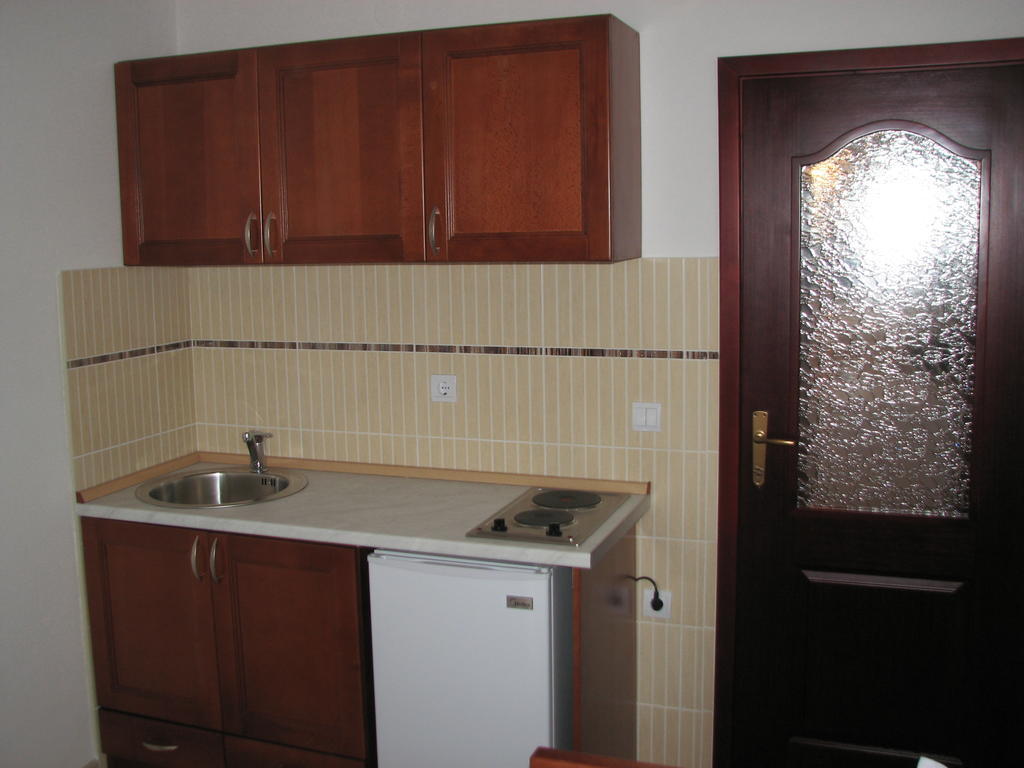 Apartments Leut Sveti Stefan Habitación foto